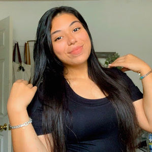 Meet your Posher, Dayana